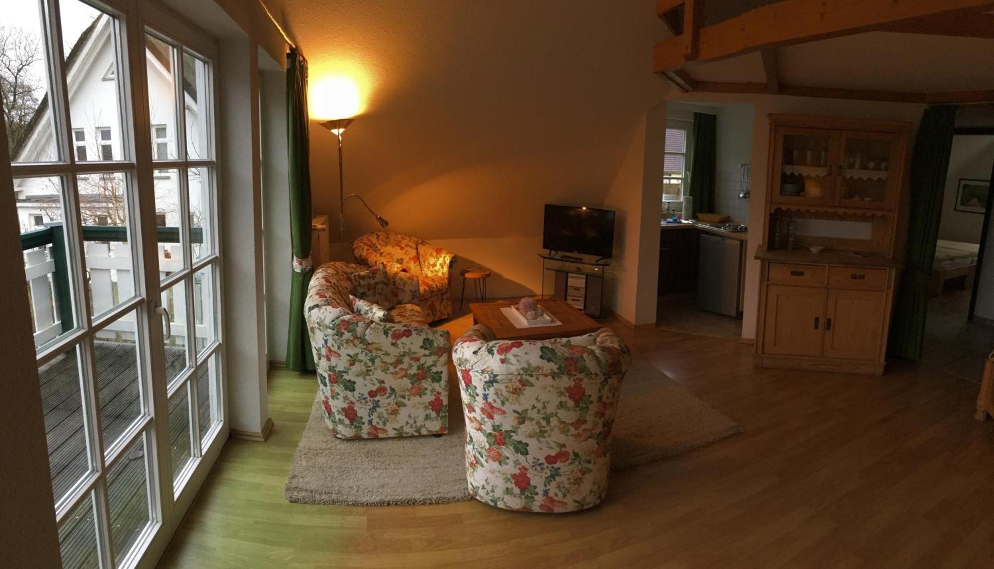 Ferienhaus Schiffchen "An Deck" Prerow Exterior photo